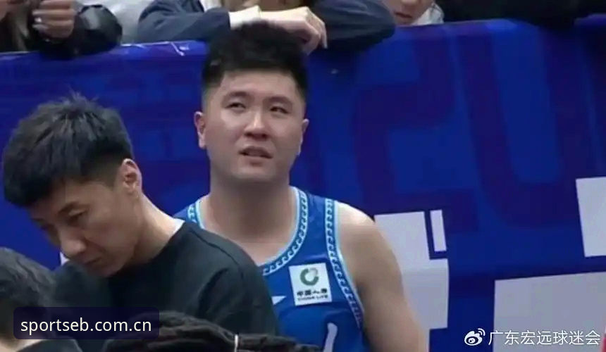 裁判不看评论vs球迷天天喊“请吃饭”：马宁的世界杯执裁逻辑与你的观赛体验有何不同？